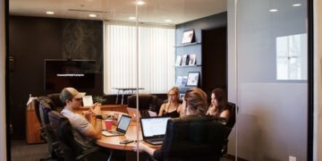 미국 현지 법인이 한국 본사에 로얄티(Royalty)를 지급할 때