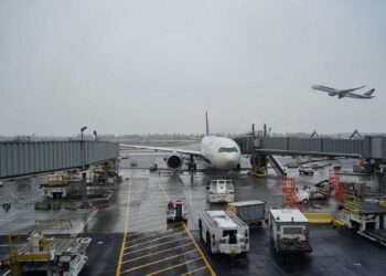 항공 정비사 노동 허가서 승인과 운항 관리사 취업이민