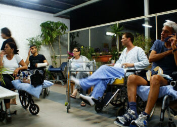 교통사고 사고 직후 가장 먼저 해야 할 조치는 무엇인가요?